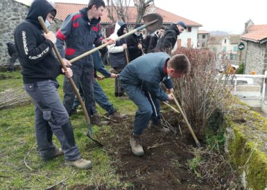 jardin-medieval-a-polignac-par-les-apprentis-paysagistes