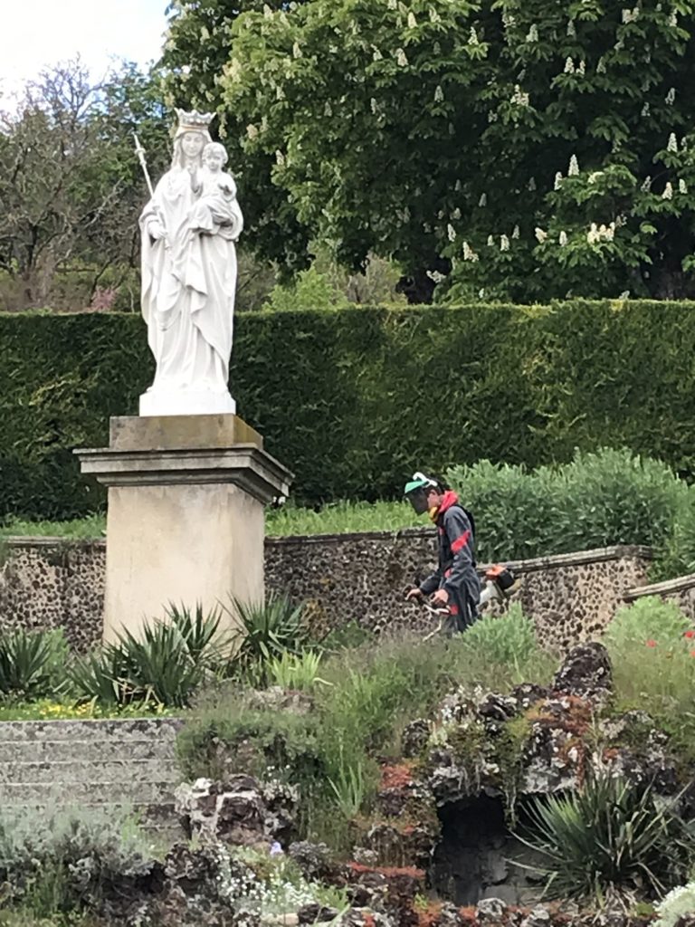 preparation-de-linauguration-des-jardins-de-lavenir-du-18-juin