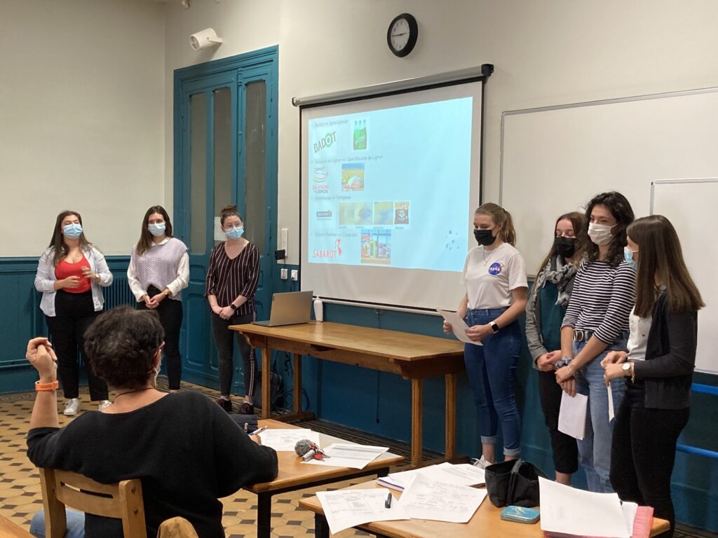 les-etudiants-de-2eme-annee-de-bts-anabiotec-presentent-leur-stage-a-la-nouvelle-promotion