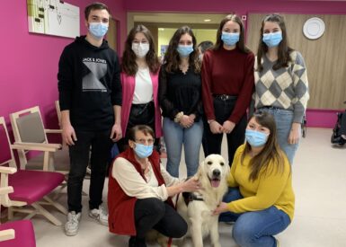 un-coup-de-patte-a-lehpad-de-la-mediation-animale-au-foyer-saint-dominique-un-projet-porte-par-des-bts-gemeau